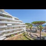 Superbe Front De Apartament *