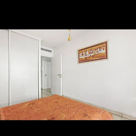 Superbe Front De Appartement